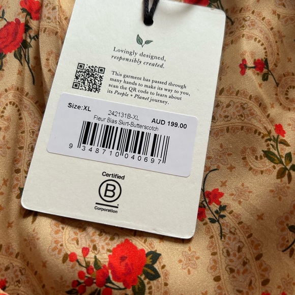 Spell skirt and top set X-Large size - Picture 9 of 15